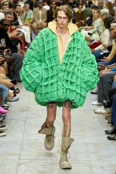Look 7